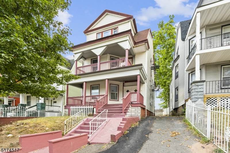505 Park Ave - Photo 1