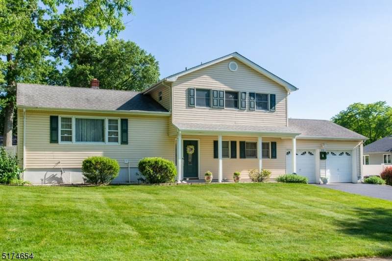 33 Sandra Ln - Photo 1