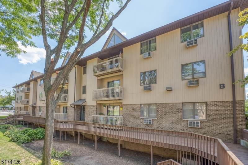 651 Riverside Ave - Photo 1