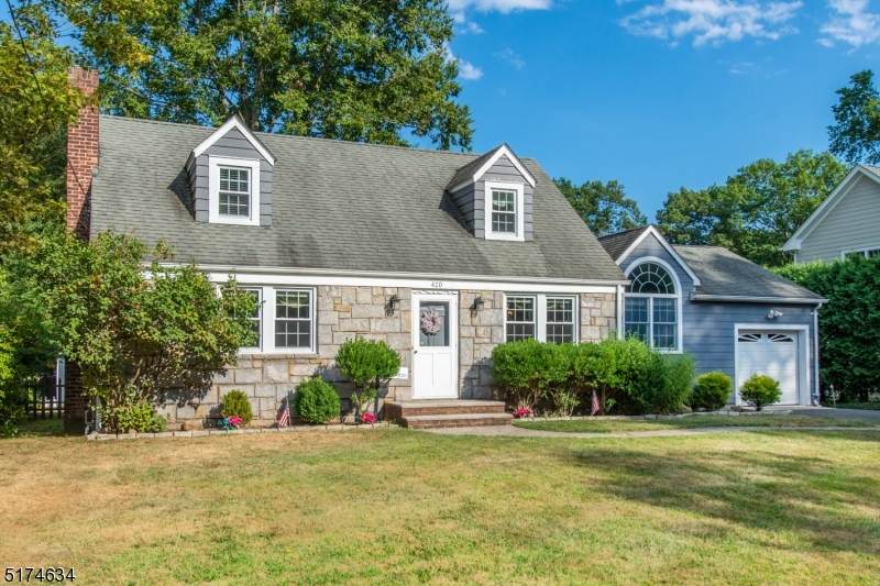 420 Radcliffe St - Photo 1