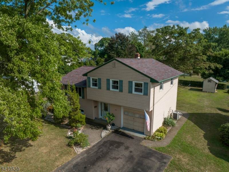 243 W Warren St - Photo 1