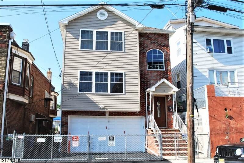67 Hammond Ave - Photo 1