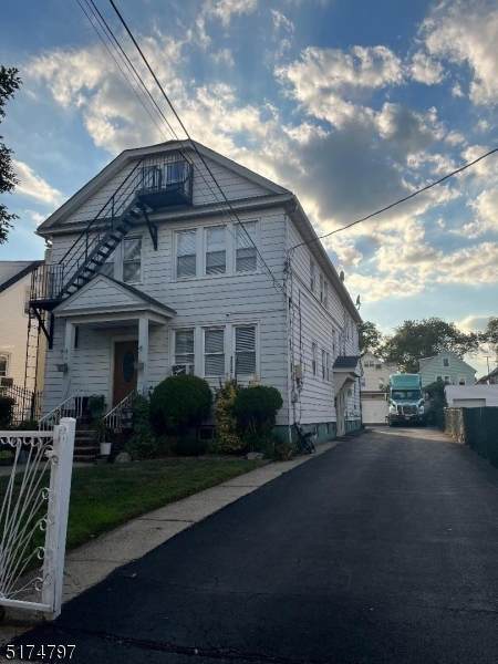 924 Monroe Ave - Photo 1