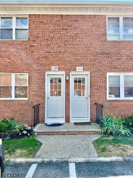 1135 Valley Rd - Photo 1