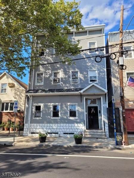 143 Walnut St - Photo 1