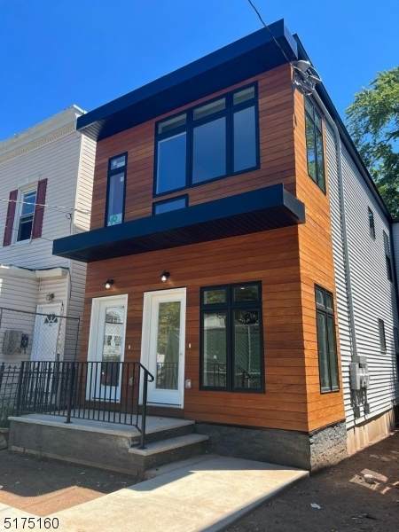586 S 12Th St - Photo 1
