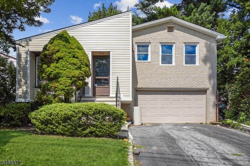 614 Colonial Ave - Photo 1