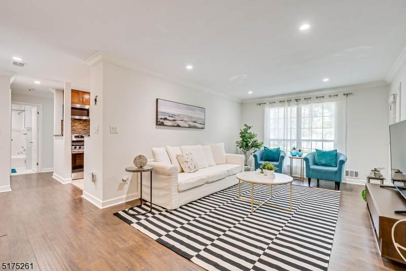 22 Juniper St - Photo 1