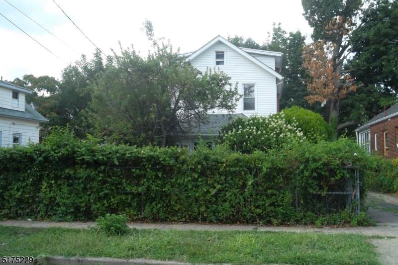 44 Sylvan Ave - Photo 1