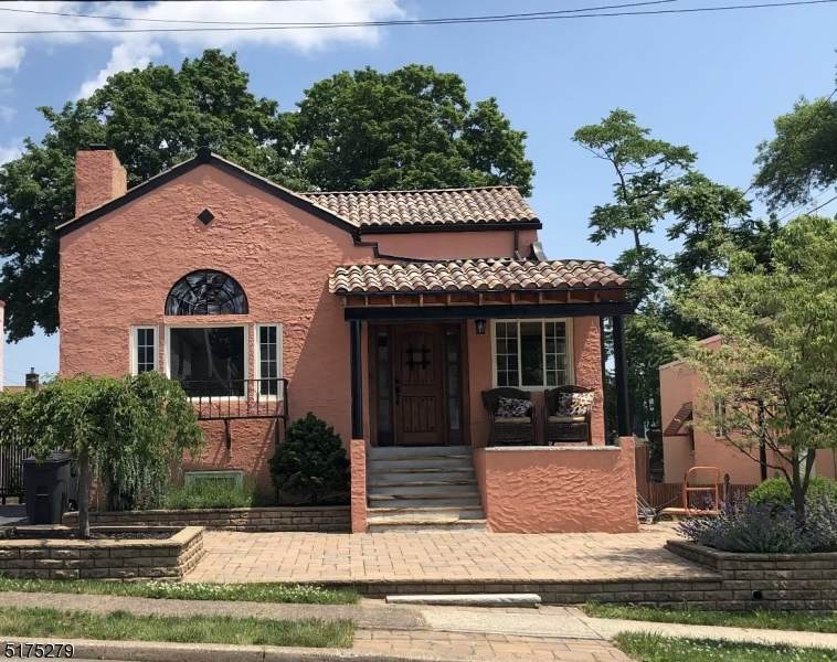 275 Baldwin Ave - Photo 1
