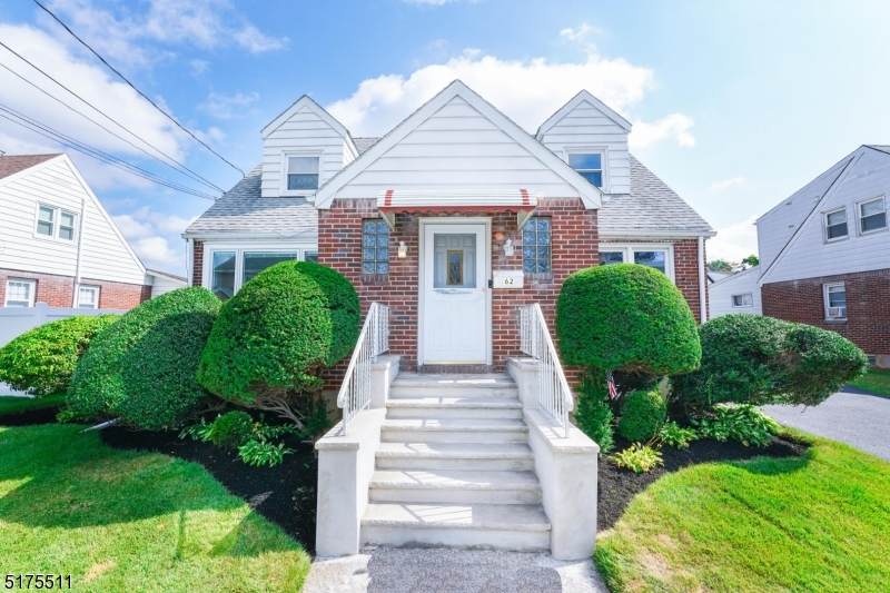 62 Young Ave - Photo 1
