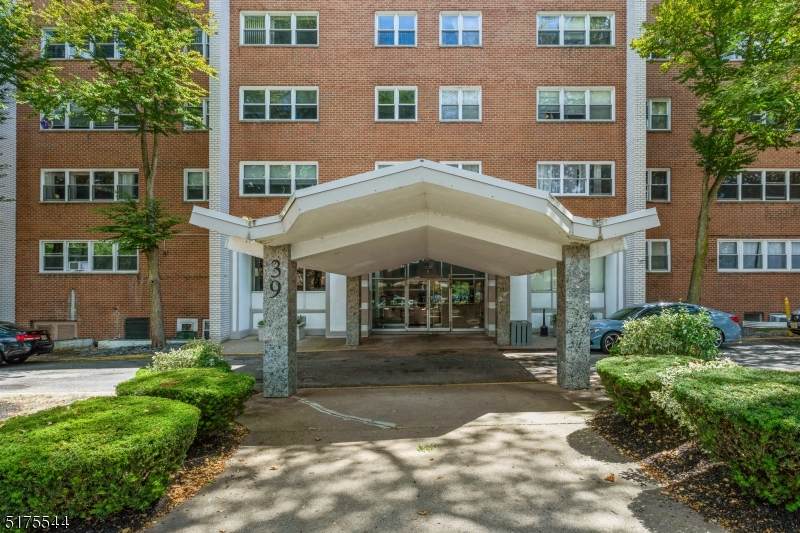 39 E 39Th St - Photo 1