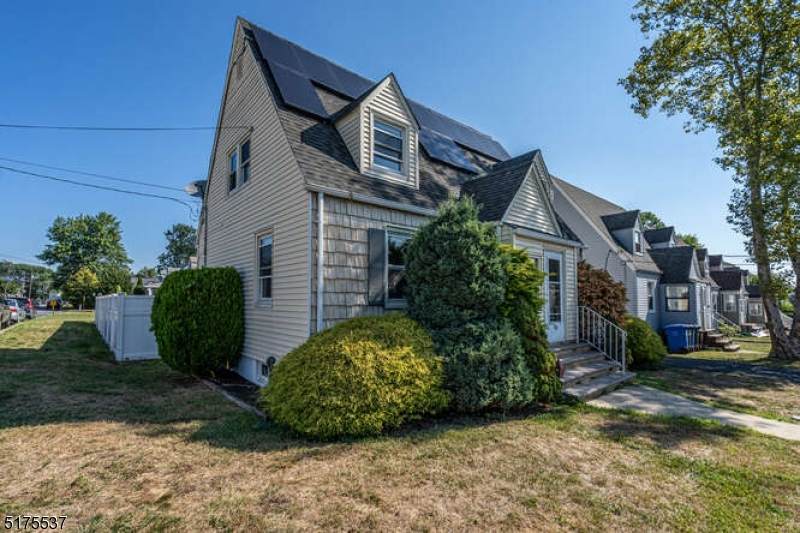 80 Avenel St - Photo 1