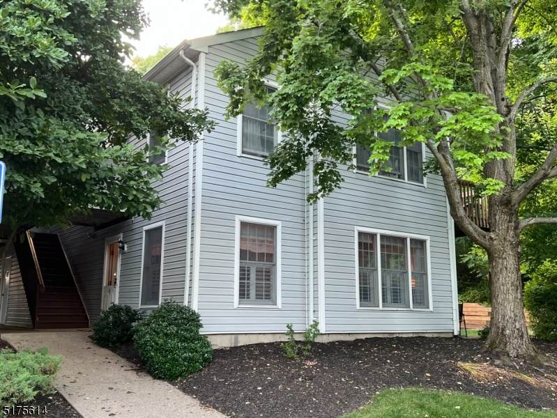 114 Stonyridge Dr - Photo 1