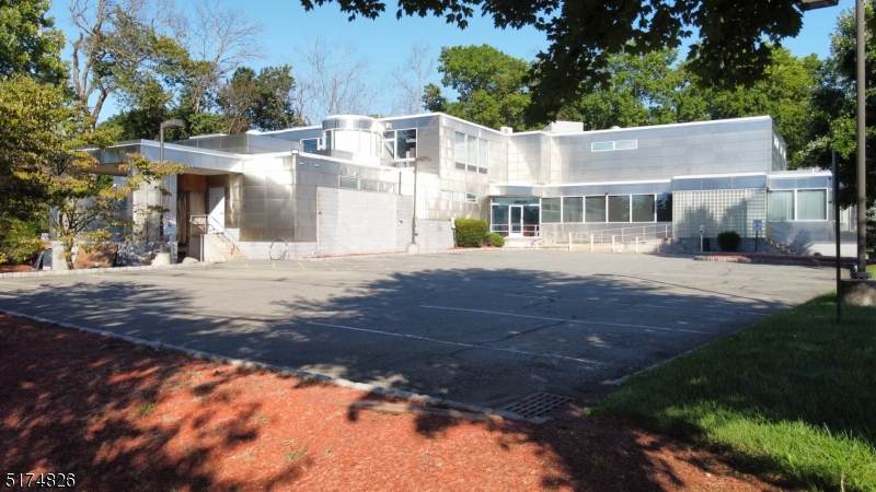 1237 Bloomfield Ave - Photo 1