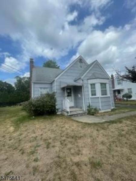 546 Melrose Ave - Photo 1