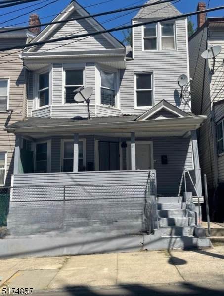 85 Putnam St - Photo 1