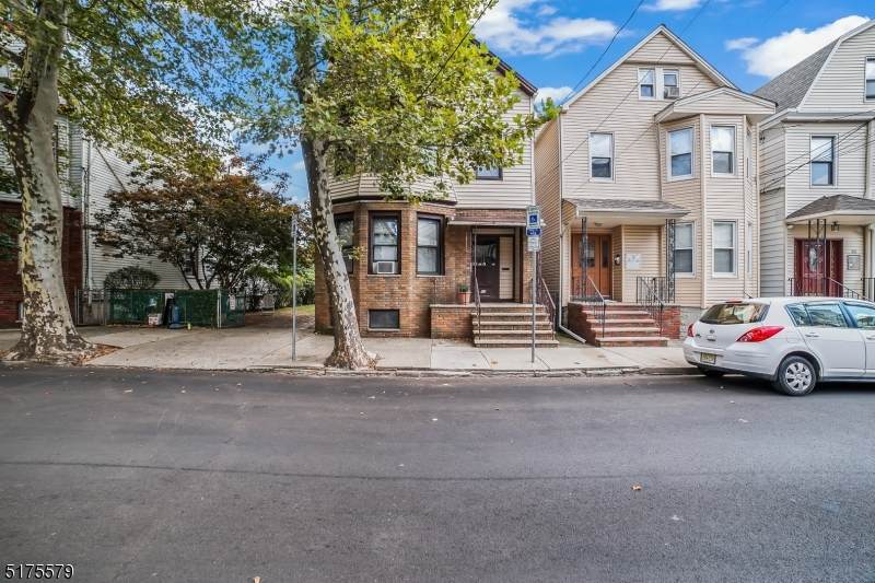 97 Garrison St - Photo 1