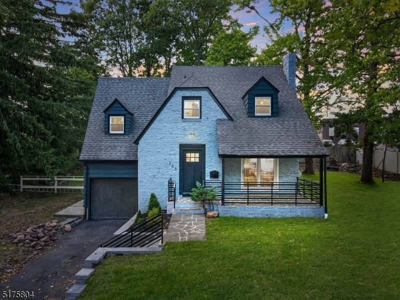 335 La Grande Ave - Photo 1