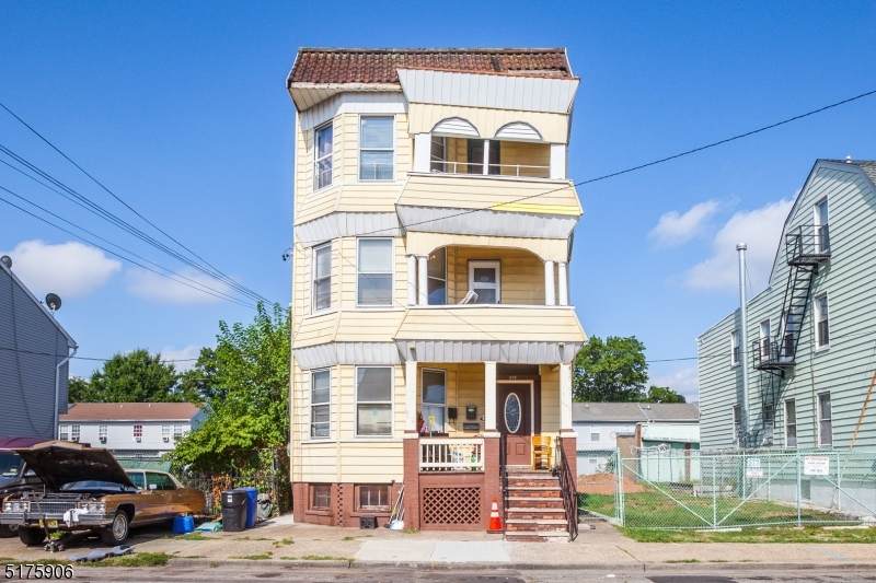 579 S 12Th St - Photo 1