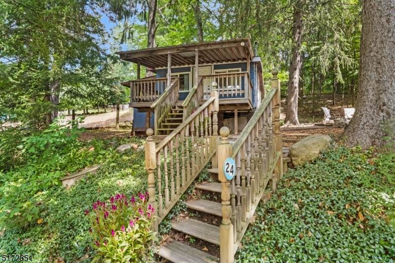 24 Apple Lane - Photo 1