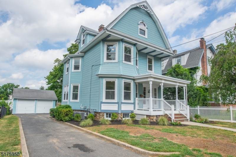 35 Forest Ave - Photo 1