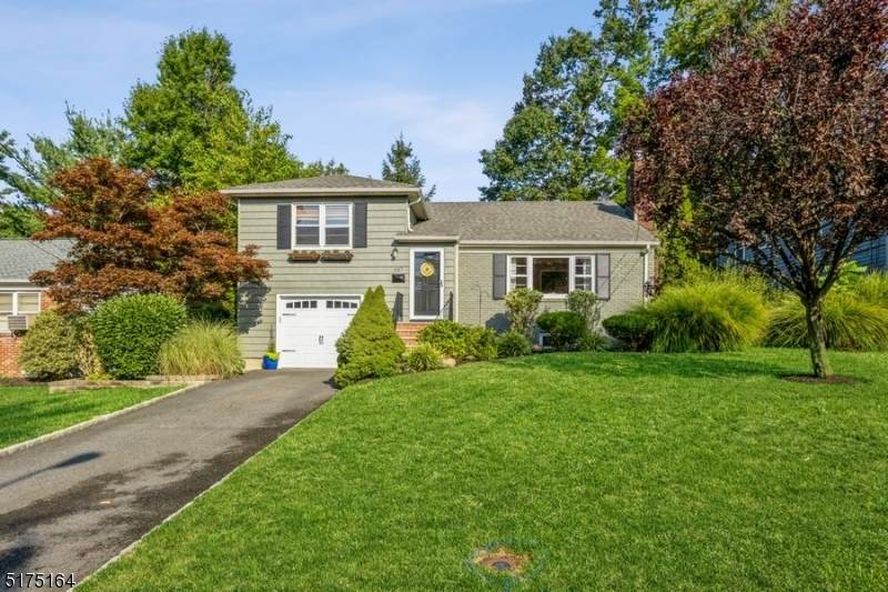 737 Marcellus Dr - Photo 1