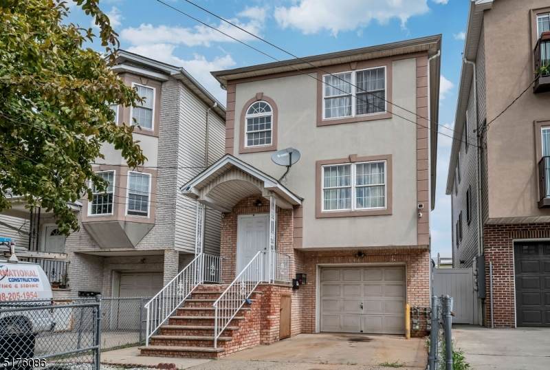 335 S Park St - Photo 1