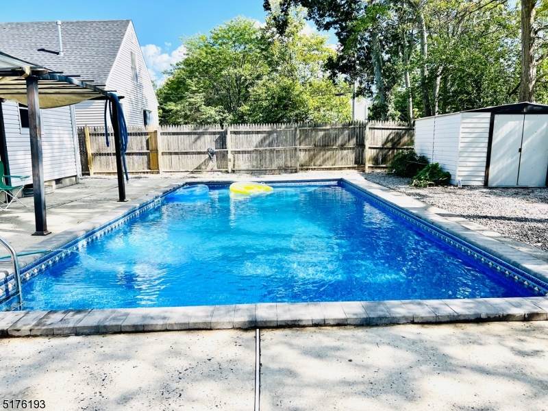 4 Hayes Ave - Photo 1
