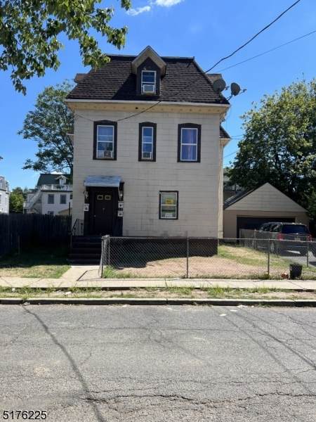 404 E 6th - Photo 1
