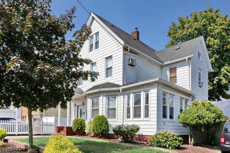 241 Jefferson Ave - Photo 1