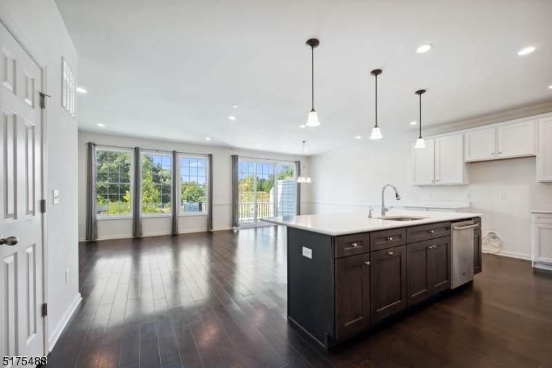 16 Lee Dr - Photo 1