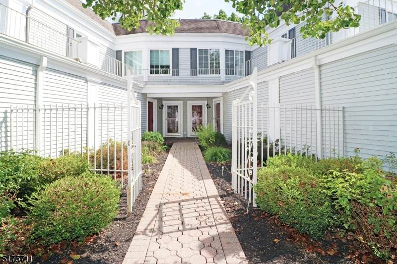 165 Riveredge Dr - Photo 1