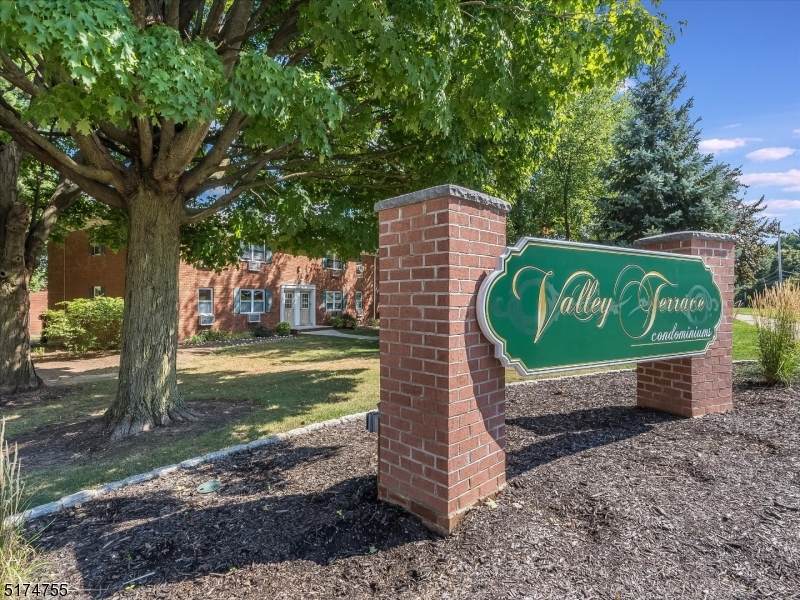 1136 Valley Rd - Photo 1
