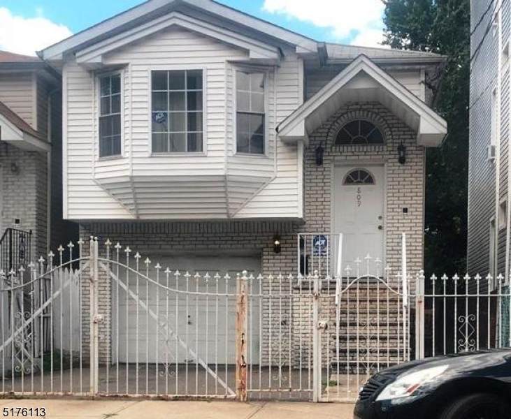 809 S 17Th St - Photo 1