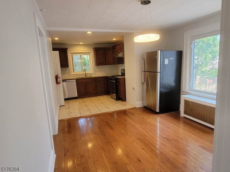 94 Eastern Way - Photo 1