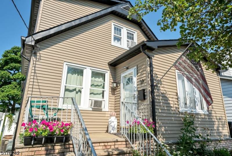 39 Zeliff Ave - Photo 1