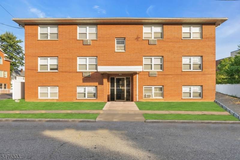 100 Luttgen Pl - Photo 1