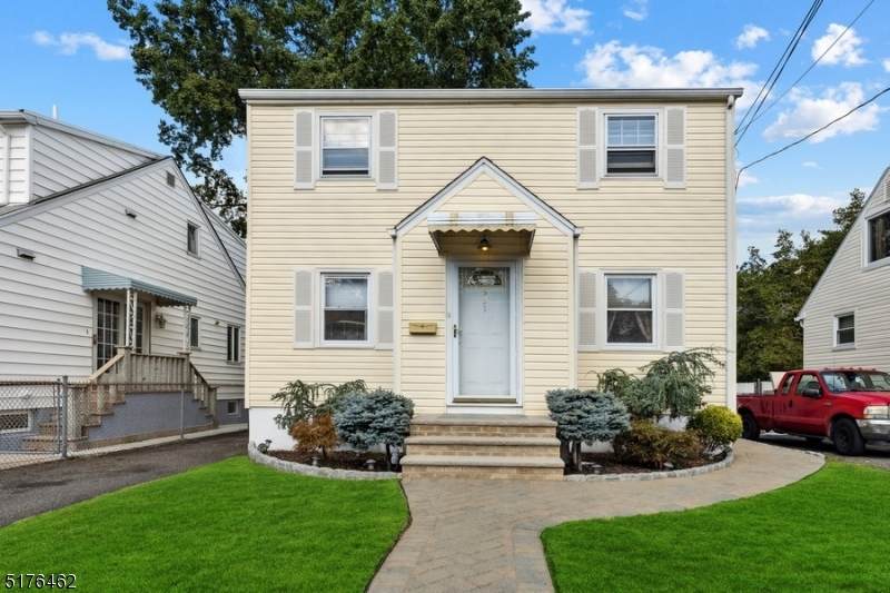 531 Walnut St - Photo 1