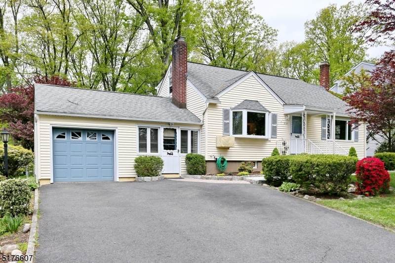 521 Lafayette Ave - Photo 1