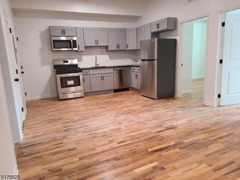 6 E Washington Ave - Photo 1
