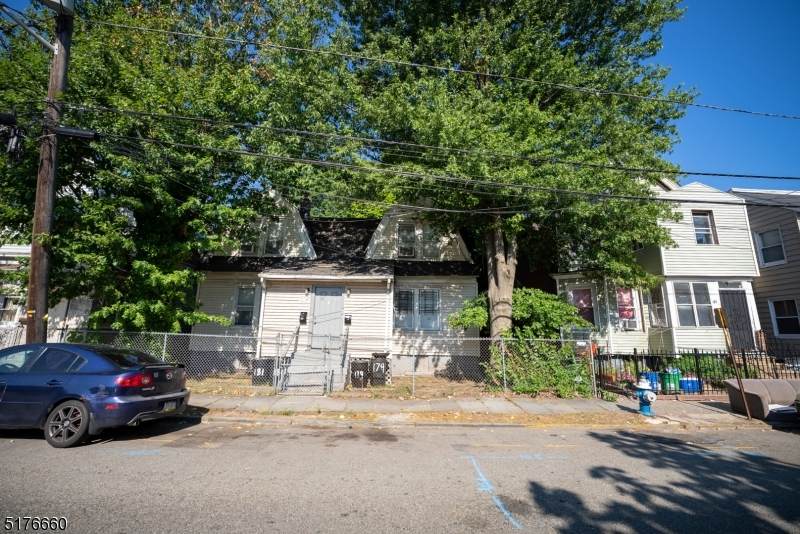 179 Maple Ave - Photo 1