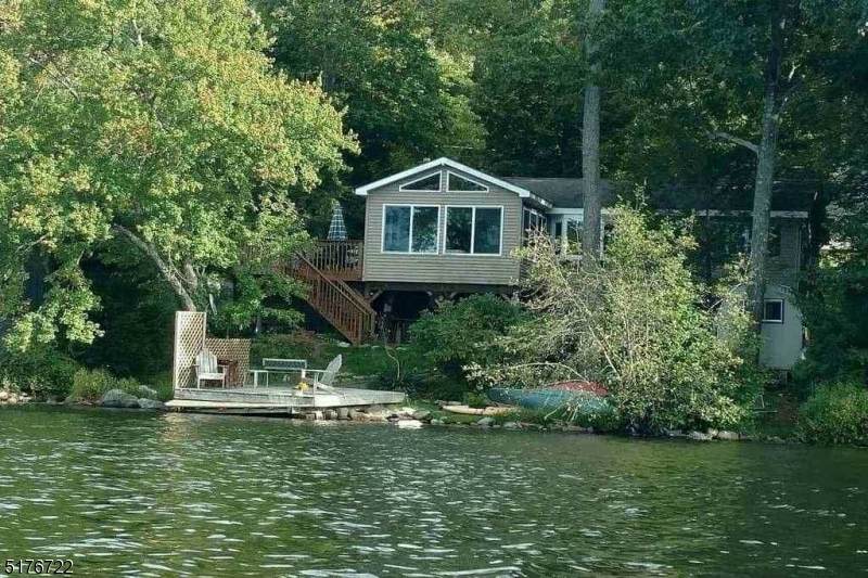 18 E Shore Trl - Photo 1