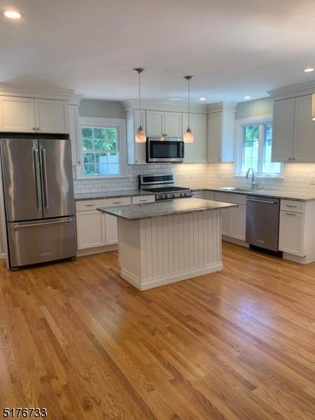 35 Park Ave - Photo 1