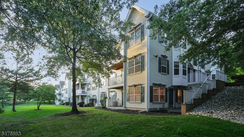 538 Azalea Ter - Photo 1