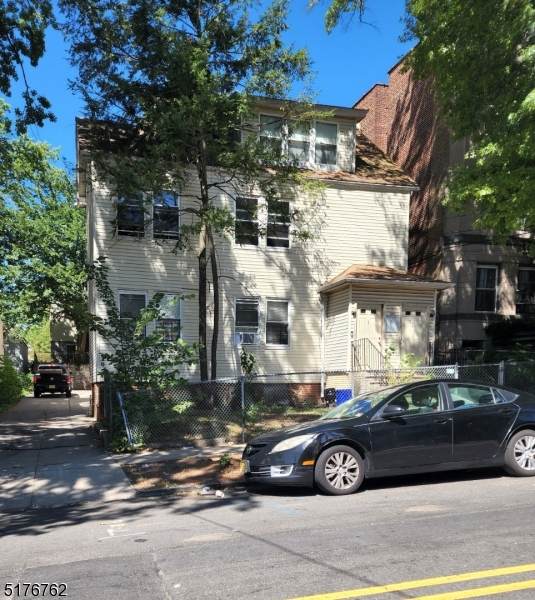 105 Treacy Ave - Photo 1
