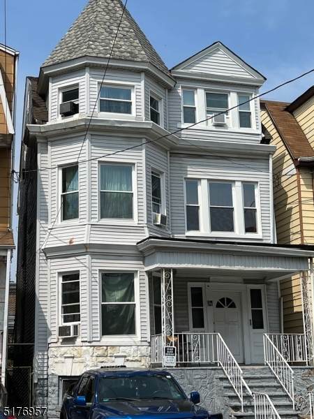 290 Clifton Ave - Photo 1