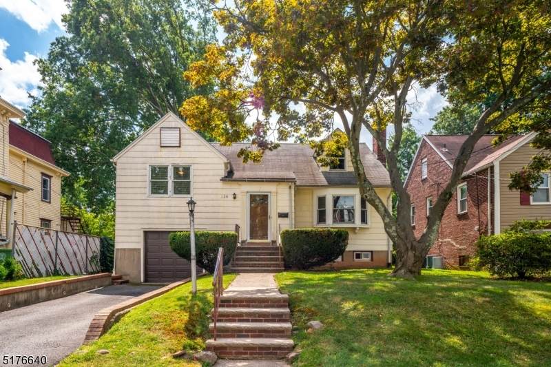 126 E 4Th Ave - Photo 1