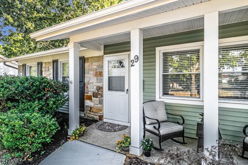 29 Grand Blvd - Photo 1