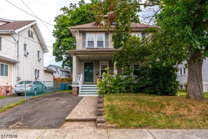 927 Pennsylvania Ave - Photo 1